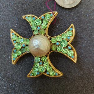 Vintage Capri Brooch, Maltese Cross Design
